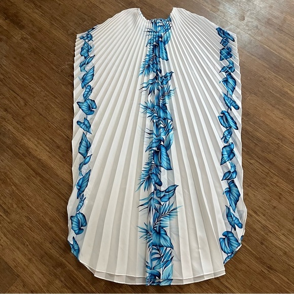 resort line Dresses & Skirts - 70S Vintage Resort Line Hawaii pleated tropical floral maxi batwing cover-up OS